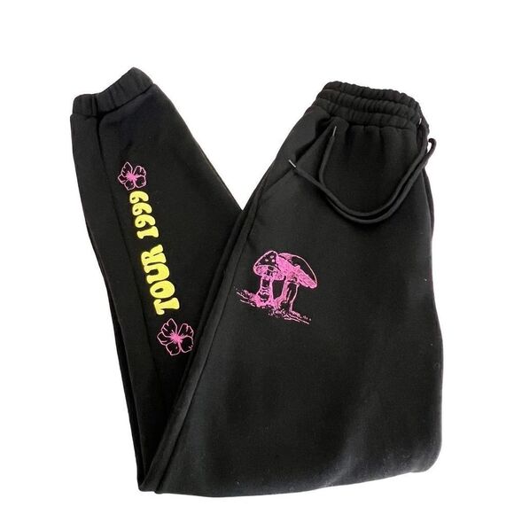 Rue 21 Women’s Joggers Sweat Pants Pink Mushroom “Tour 1999” Black Yellow - Picture 1 of 12